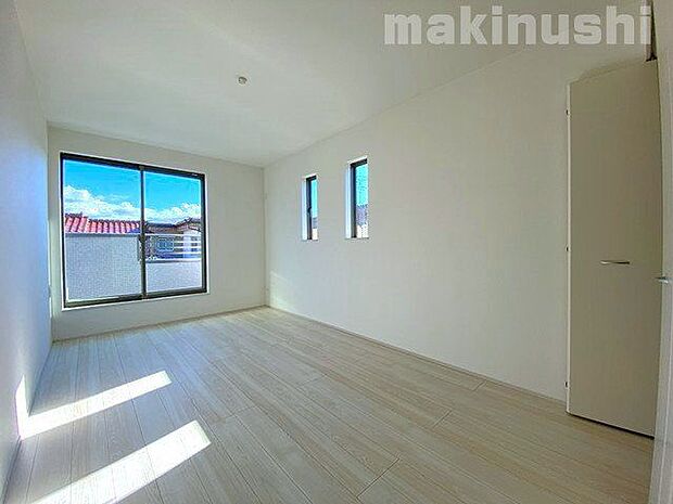 2階7.5帖の洋室部分です♪