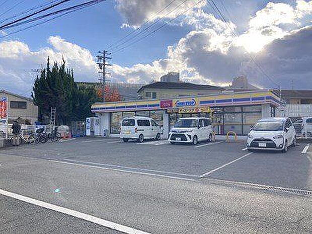 ミニストップ藤井寺4丁目店 徒歩3分。 190m