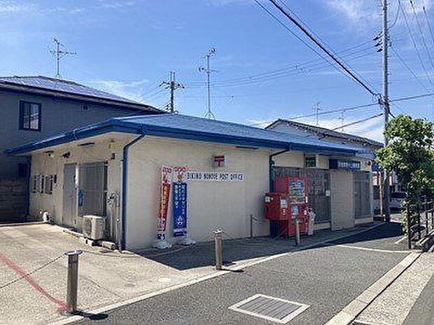 羽曳野野々上郵便局 徒歩8分。 590m