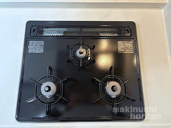 3口タイプのガスコンロでお料理の効率もアップ♪