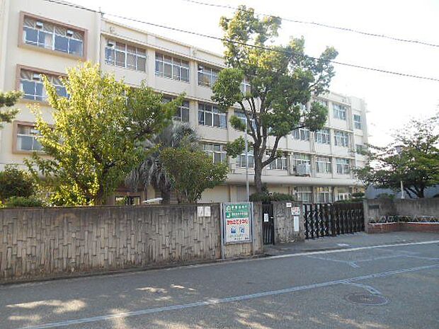 羽曳野市立恵我之荘小学校 徒歩8分。 640m