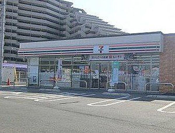 セブンイレブン堺登美丘東店 徒歩6分。 470m