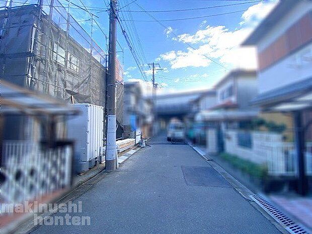 前面道路幅は約4.7mございますので、お車の通行もスムーズでいいですね♪