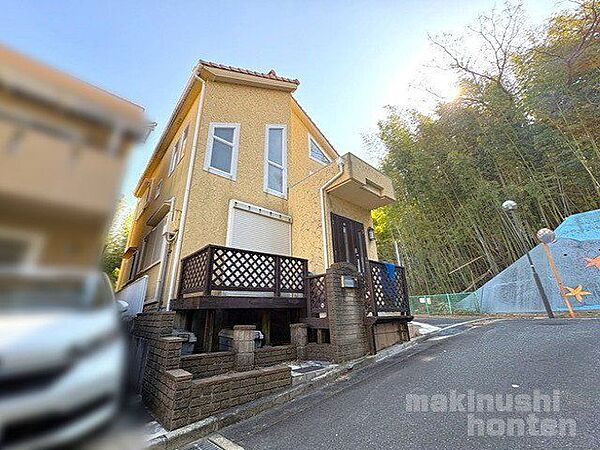 太陽光発電システム搭載済み！陽当たりが良いので、太陽光発電にも最適な立地です♪