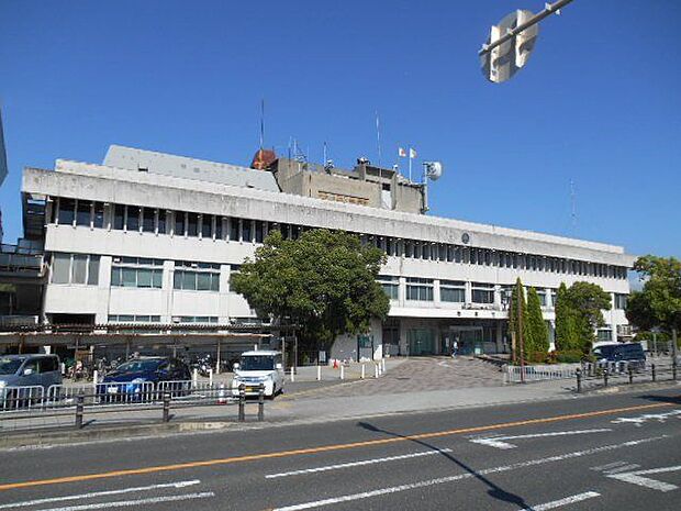 柏原市役所 徒歩13分。 1000m