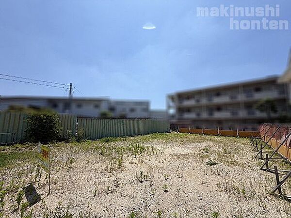 駅徒歩2分の暮らしで実現　人生の自由時間を増やす　土地61坪　建築条件無し