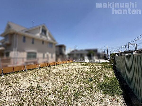 駅徒歩2分の暮らしで実現　人生の自由時間を増やす　土地61坪　建築条件無し
