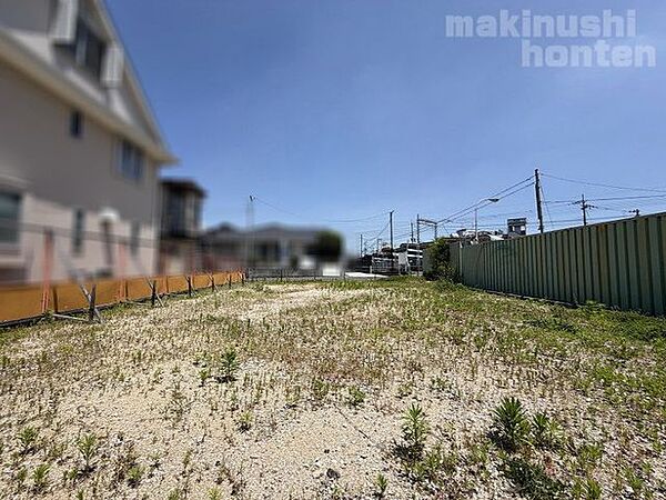 駅徒歩2分の暮らしで実現　人生の自由時間を増やす　土地61坪　建築条件無し