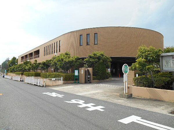 藤井寺市立図書館 徒歩28分。 2170m