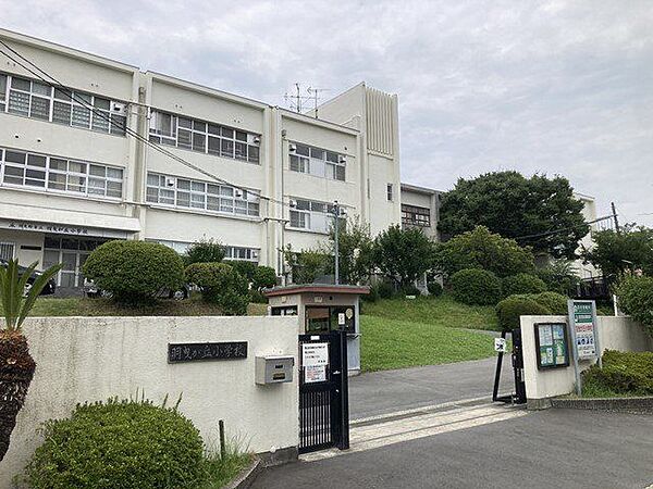 羽曳野市立羽曳が丘小学校 徒歩14分。 1100m
