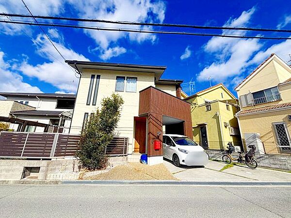 現況：居住中の為、ご内覧希望などは事前にご連絡ください。担当者より売主様のご都合を確認いたします。