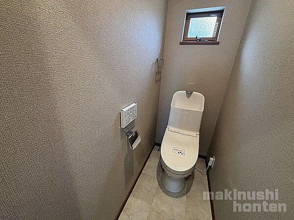 トイレは各階に完備！体調不良の際の使い分けはもちろん、万が一、故障などの際にも2つあると便利です！