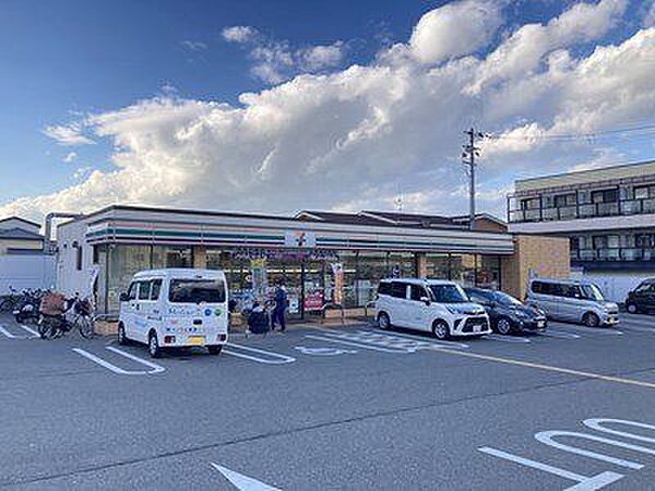セブンイレブンはびきの4丁目店 徒歩10分。 800m