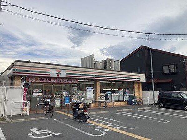 セブンイレブン藤井寺道明寺2丁目店 徒歩7分。 560m