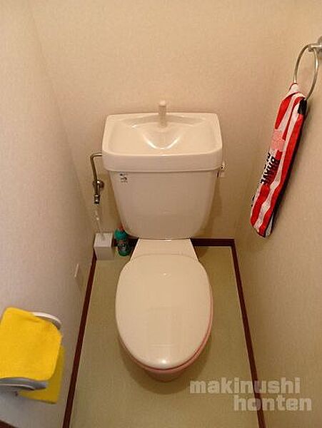トイレは各階に完備！体調不良の際の使い分けはもちろん、万が一、故障などの際にも2つあると便利です！