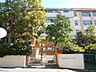 周辺：柏原市立国分小学校 徒歩14分。 1090m