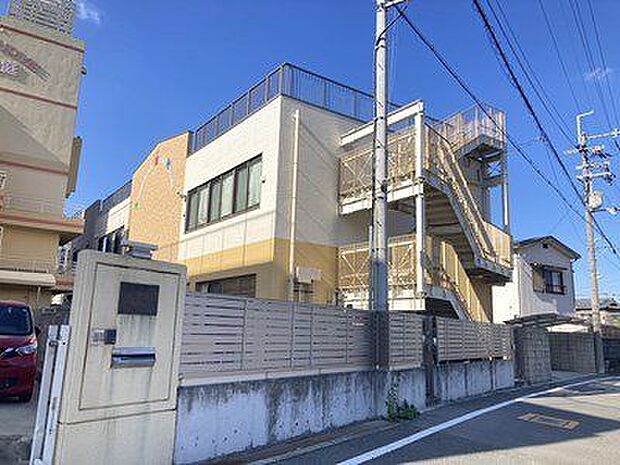 旭丘まぶね保育園 徒歩11分。 860m