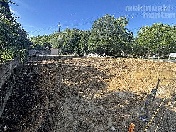 【分譲地全体像】更地のため解体費用や手間が不要で、スムーズに建築計画を進められる点も魅力です♪