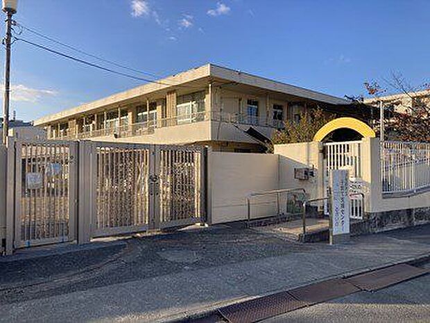 羽曳野市立向野こども園 570m