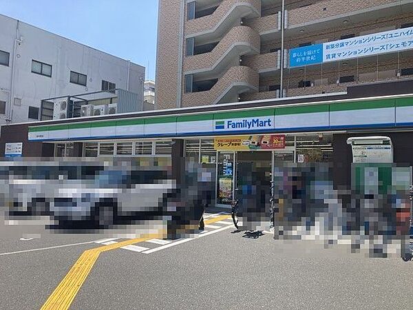 ファミリーマート藤井寺駅前店 徒歩7分。 550m