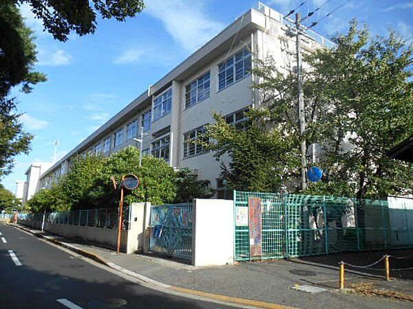 藤井寺市立藤井寺西小学校 徒歩12分。 890m