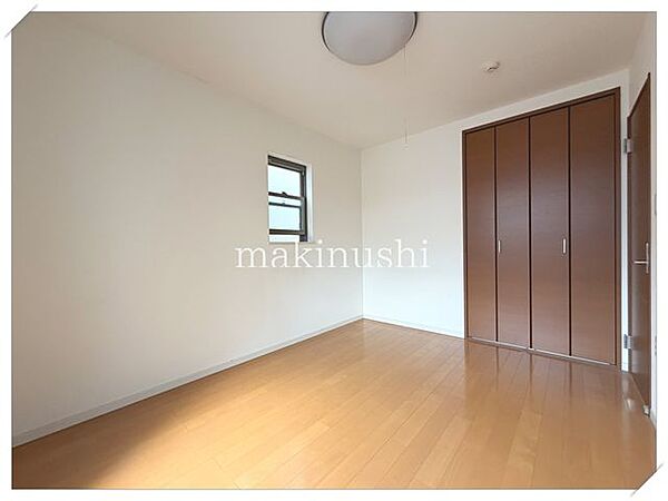 全居室が収納付き！大容量のクローゼットが併設されたお部屋はお洋服やバッグがたくさん収納できお部屋がスッキリ片付きます♪