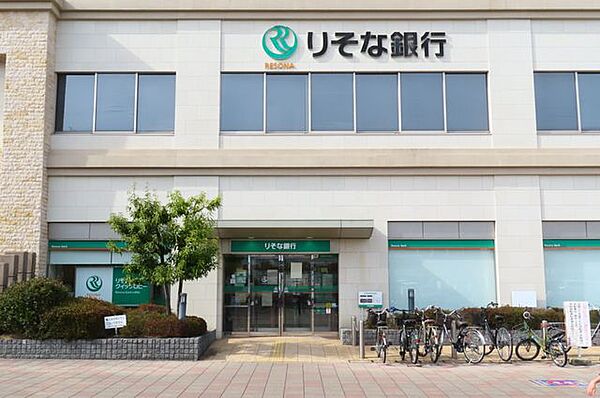 りそな銀行金剛支店 徒歩15分。 1180m
