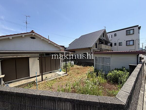 お子様やワンちゃんが走り回れる広いお庭、広いカースペースなど暮らしの夢が広がりますね！まずは資料だけ欲しいという方も大歓迎！