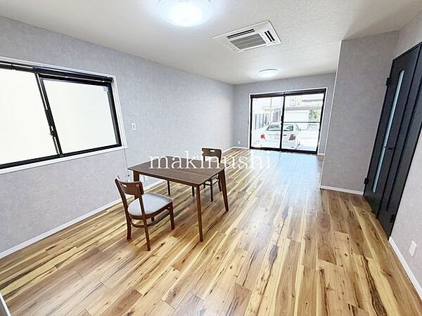 ＬＤＫは広々20帖ございます♪1.2階はビルトインエアコン付き♪空家ですのでご内覧可能！ぜひ現地をご覧ください♪