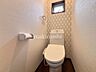 トイレ：トイレが1階と2階の2箇所にあるので、来客や朝の忙しい時間帯でも順番待ちの必要なし！階を移動する必要がなく楽ちんです♪