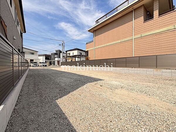 近鉄南大阪線「河内松原」駅まで徒歩14分！松原南小学校までは約450ｍの立地！お子様が無理なく徒歩通学できる距離です♪