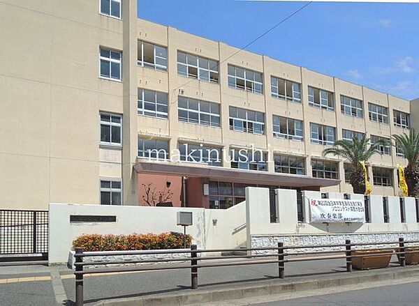 堺市立長尾中学校 徒歩13分。 990m