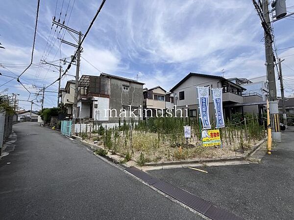 羽生南小学校までは約290ｍの距離！お子様の徒歩通学も安心の距離です♪お子様の成長にあわせた新築用地にいかがでしょうか♪