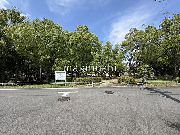 高辺台1号緑地 徒歩3分。 220m