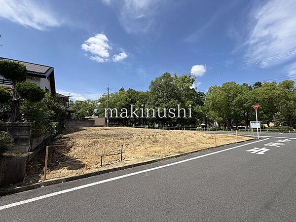 建築条件無しの土地なのでお好きなハウスメーカーで建築！一生に一度のマイホームならではのこだわりを実現できます！