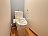 トイレ：トイレが1階と2階の2箇所にあるので、来客や朝の忙しい時間帯でも順番待ちの必要なし！階を移動する必要がなく楽ちんです♪