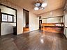 リビング/ダイニング：木・鉄筋コンクリート造の3階建て！サンルーム付きの3DK♪近鉄南大阪線「河内松原」駅より徒歩7分の立地！空き家ですのでご内覧可能です♪ぜひ現地をご覧ください♪
