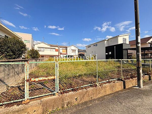 藤井寺小学校までは750ｍ、第三中学校までは約600ｍとお子様が無理なく徒歩通学できる距離♪お子様の成長に合わせた新築用地にいかがでしょうか♪