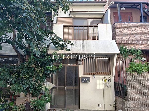 スーパー万代 松原田井城店までは徒歩7分の距離♪100均やドラッグストアも入ってます♪普段のお買い物にも便利です♪