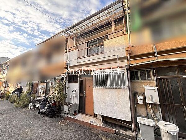 セブンイレブン・スーパー万代までは徒歩7分の距離♪普段のお買い物も便利です♪初めての収益物件としていかがでしょうか♪