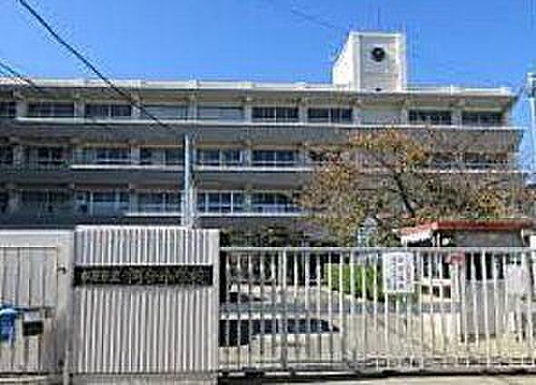 松原市立高見の里小学校 徒歩6分。※2026年4月より松原西小学校は河合小学校と統合(高見の里小学校) 410m