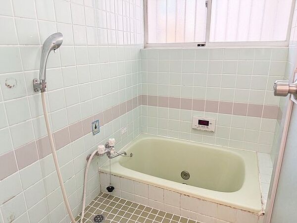 1階に和室とトイレ・洗面・浴室があり、親御さまと同居を検討されている方にもオススメの間取りです！