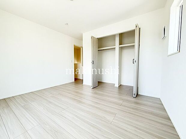 全居室が収納付きで、部屋はいつもすっきり。身の回りの整理整頓もらくらくの4LDKのお家です♪