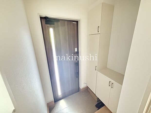 物件の目の前は川北公園!公園に向かうの土手の階段を上がっていけば気持ちの良い景色が広がります♪