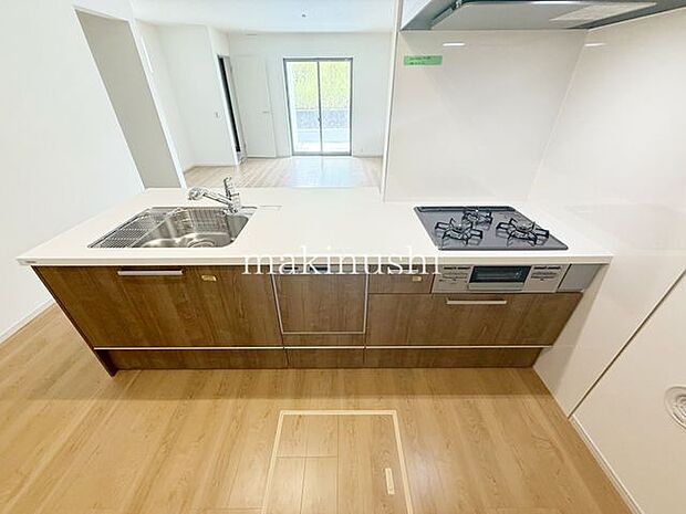 食器洗浄乾燥機や浴室暖房乾燥機と、毎日の家事に便利な設備も充実のストレスフリーな4LDKです!