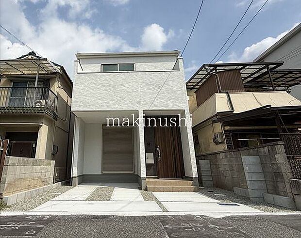 物件の目の前は川北公園!公園に向かうの土手の階段を上がっていけば気持ちの良い景色が広がります♪