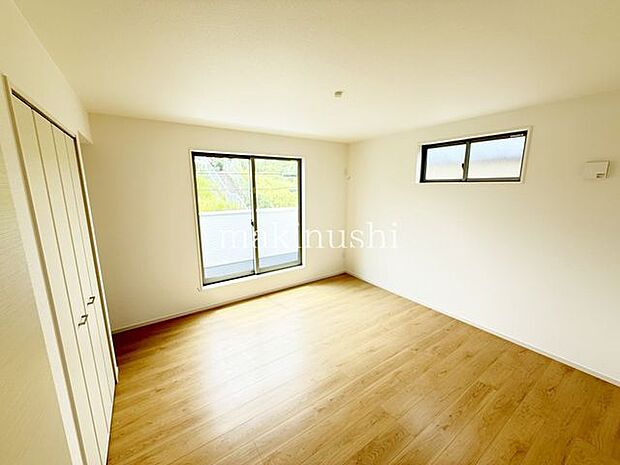 1階部分はLDKを広くとった間取り設計!19帖の広さがございます♪3面採光!陽当たり・通風良好!