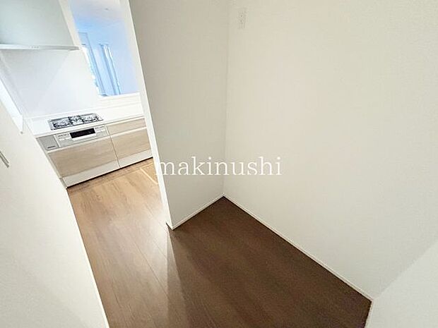 こだわり収納のお家!キッチンはパントリー付、全居室収納付きでウォークインクローゼットもございます♪