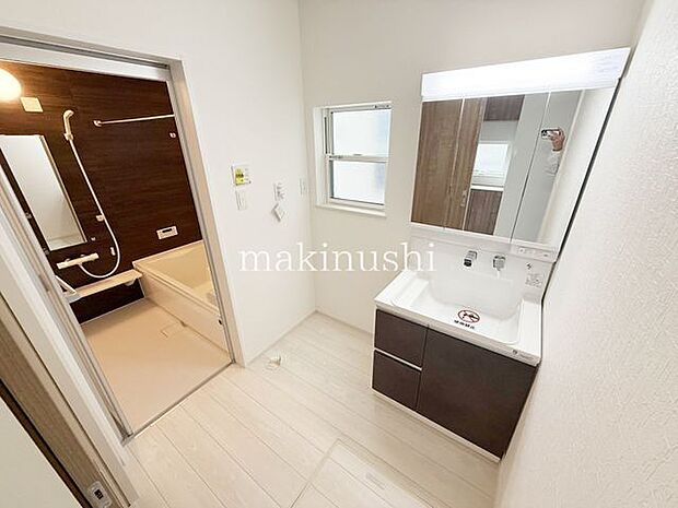 セブンパーク天美より徒歩9分のお買い物便利な立地！休日にふらっとお買い物や映画が楽しめます♪