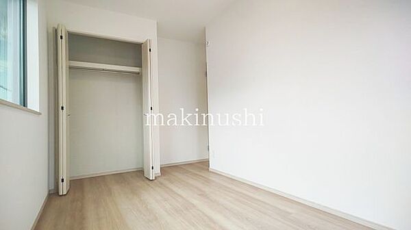 まずは資料だけほしいという方も大歓迎！不動産のことなら創業40年以上の当社にぜひお任せください♪